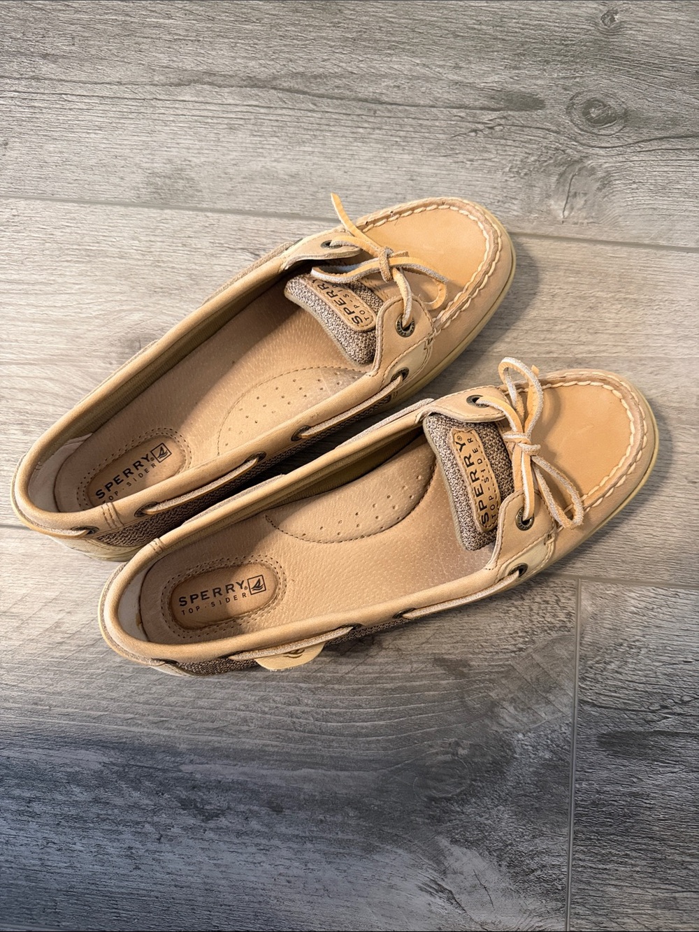 Sperry Women’s Beige/Tan Moccasin Boat Shoes
